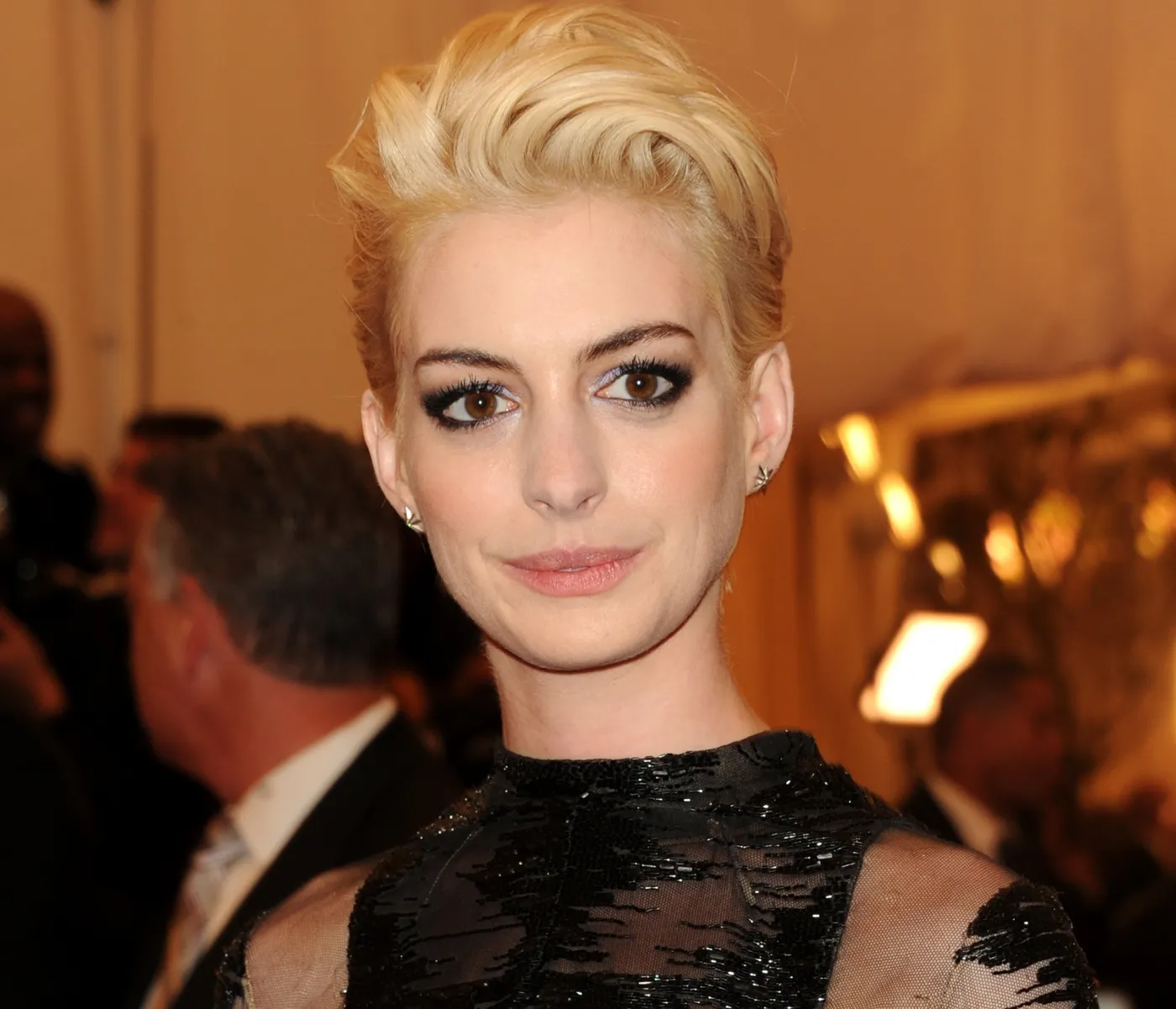 4933362-anne-hathaway.jpg