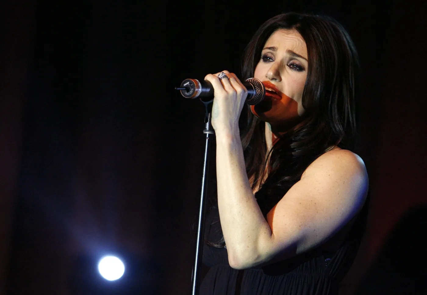 5963331-idina-menzel.jpg