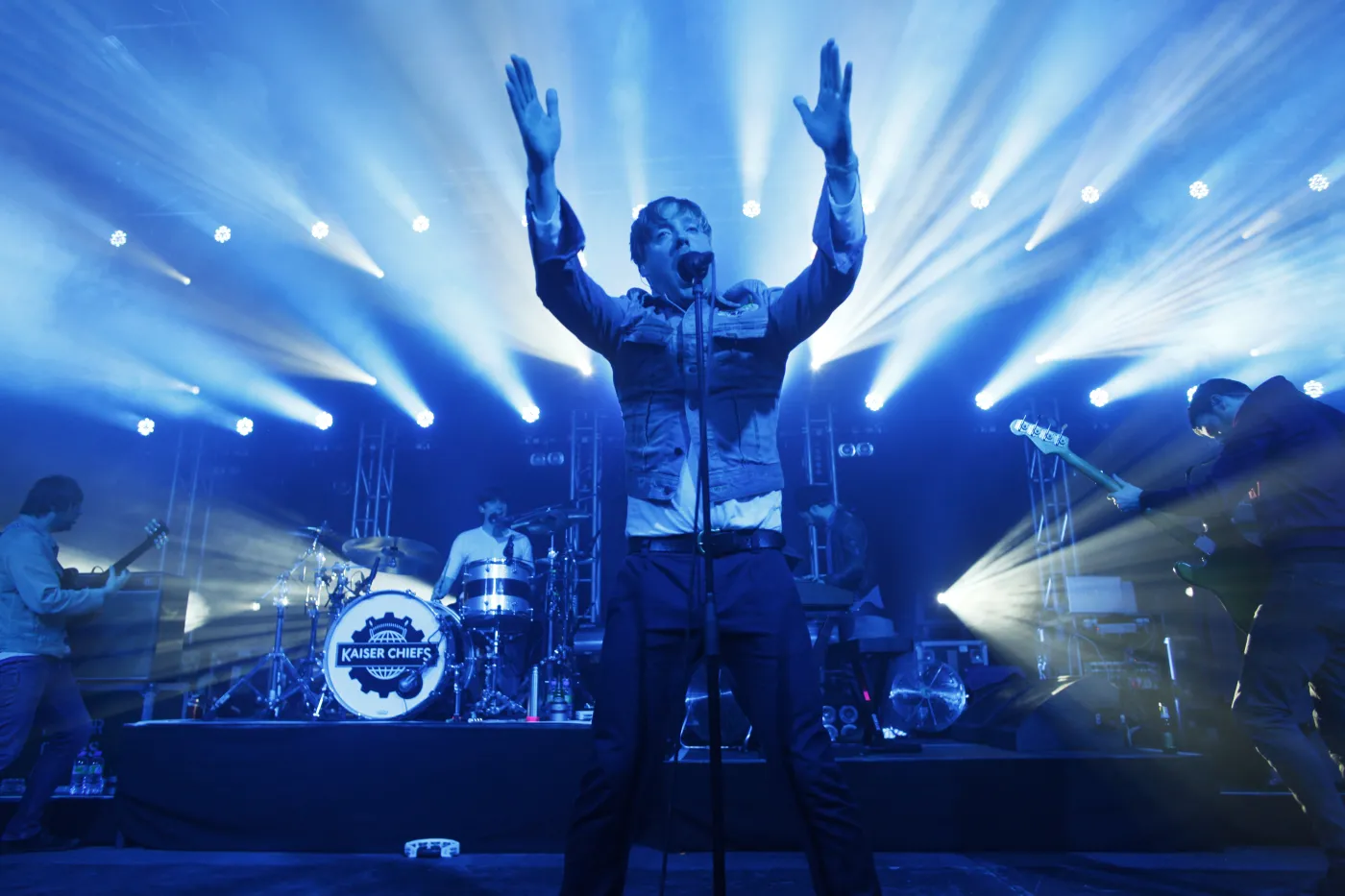 5968260-kaiser-chiefs.jpg
