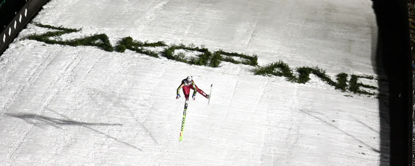 ZAKOPANE PUCHAR SWIATA W SKOKACH NARCIARSKICH
SKOCZNIA WIELKA KROKIEW
NA ZDJECIU UPADEK SKOCZEK JAN MAZOCH CZECHY
20 01 2007
FOT TOMASZ JAGODZINSKI AGENCJA KRAKFOTO