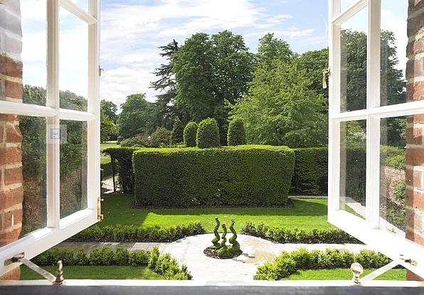 Zagrały w filmach, trafiły na sprzedaż. Filmowe domy do wzięcia. GALERIA