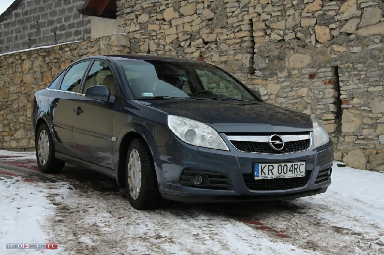 6054719-10-opel-vectra.jpg