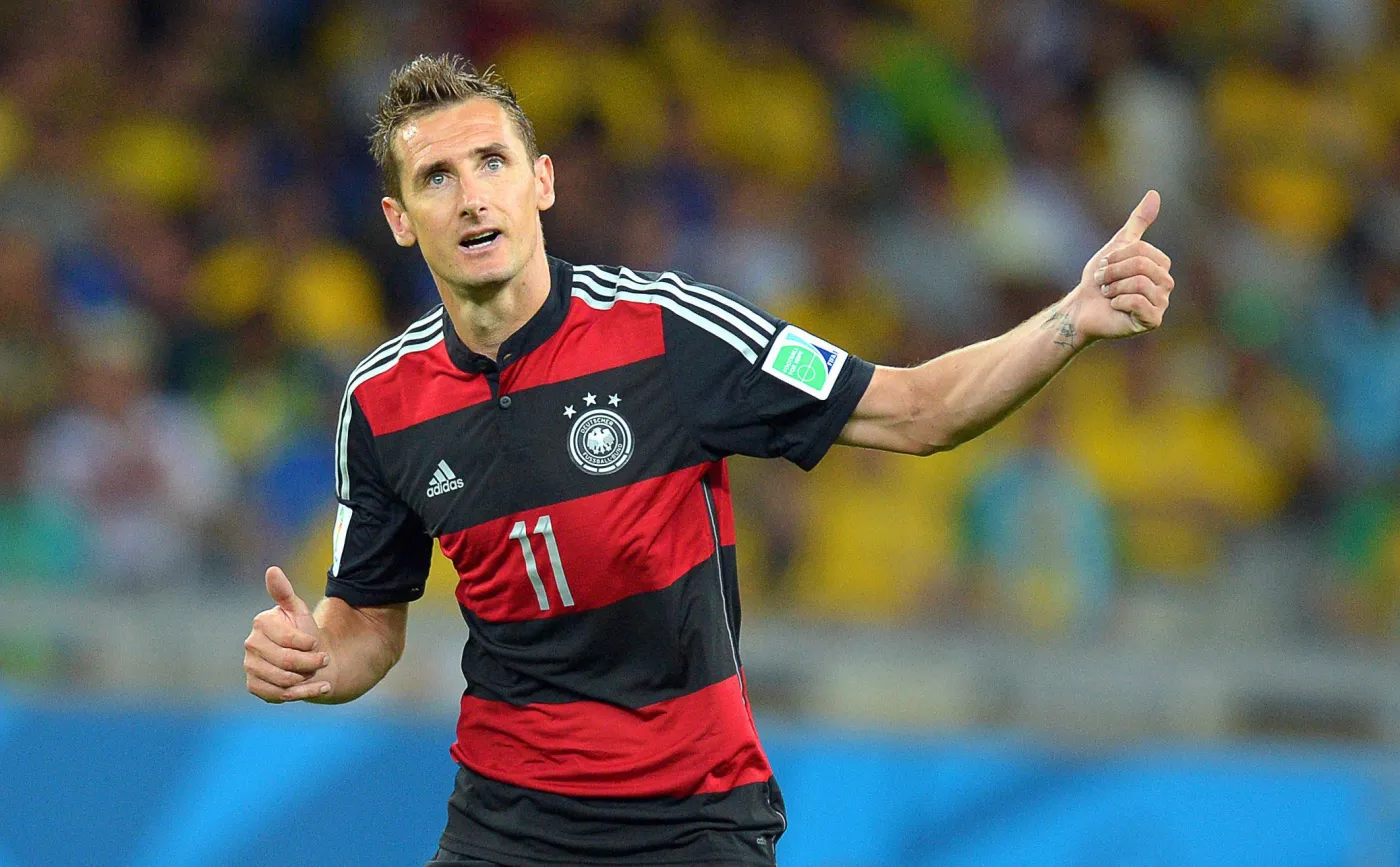 Napastnik urodzony w Polsce dla Niemców stał się "piłkarskim bogiem"