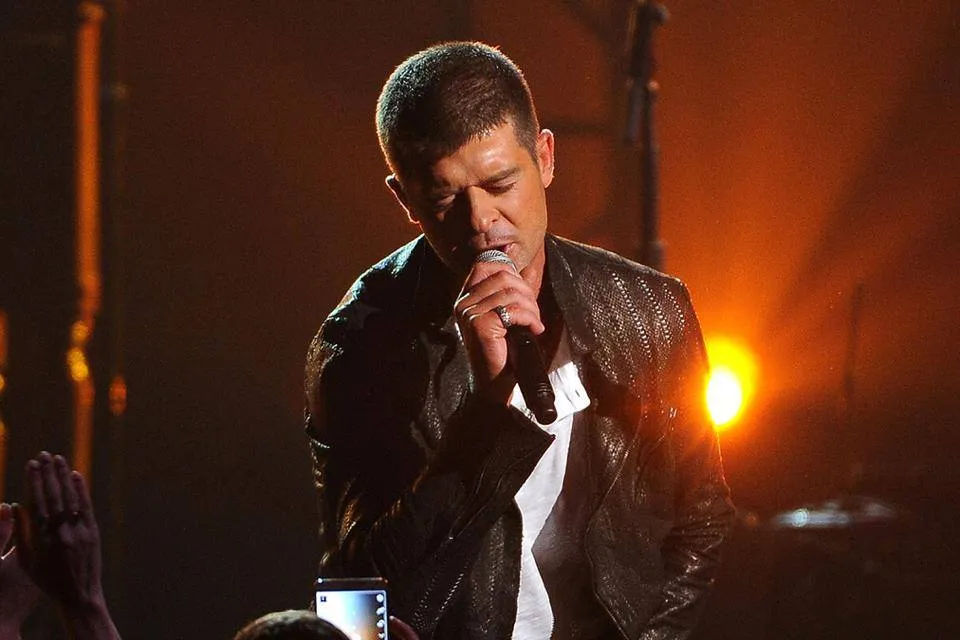 6556117-robin-thicke.jpg
