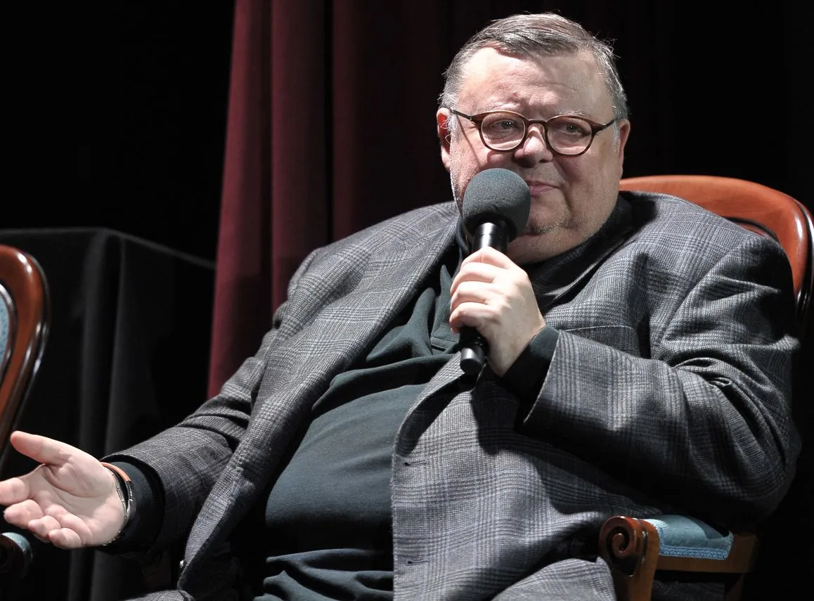 Mann bluźni na antenie. Posłuchaj zabawnej wpadki dziennikarza