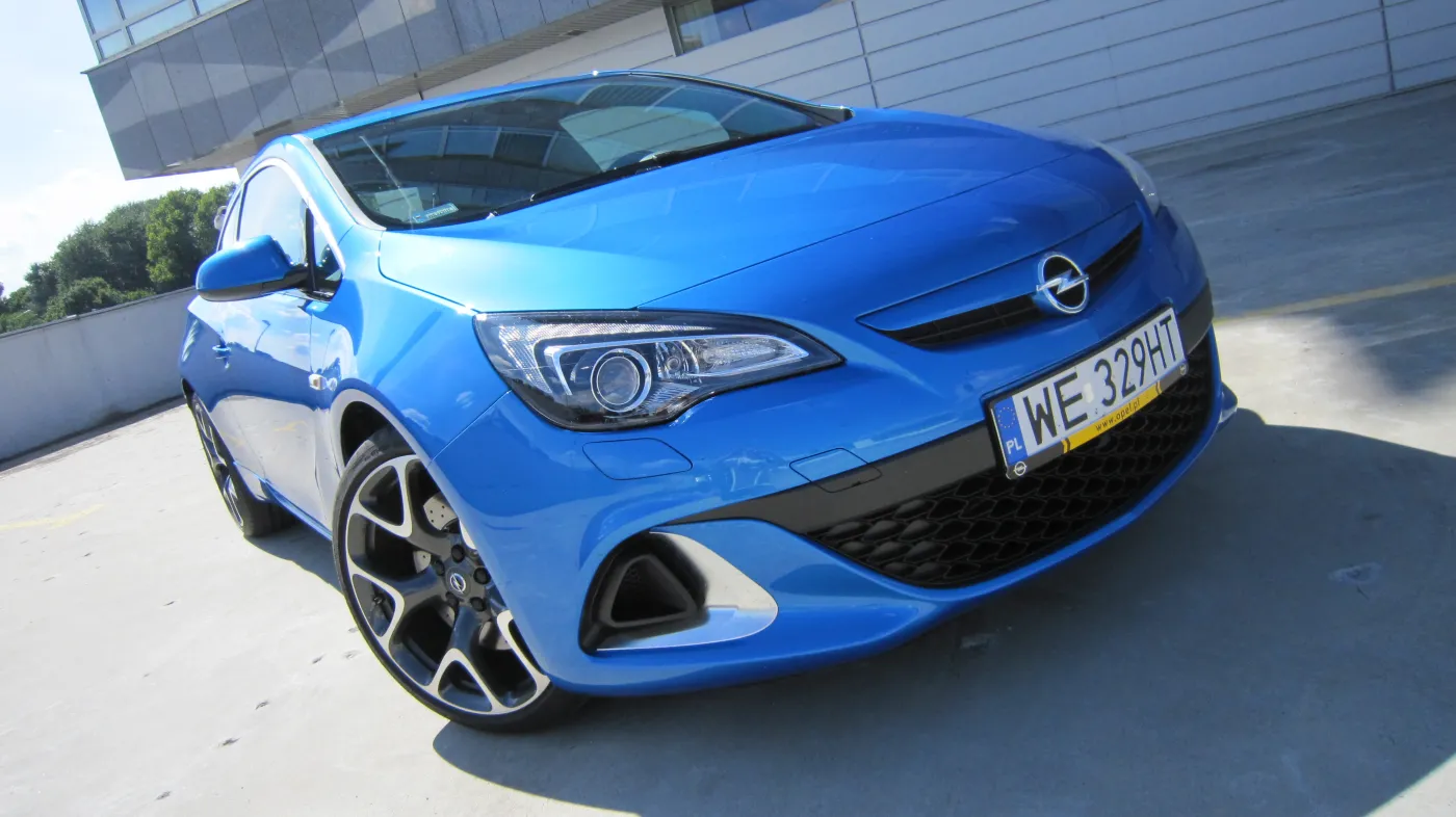 6690401-opel-astra-opc.jpg