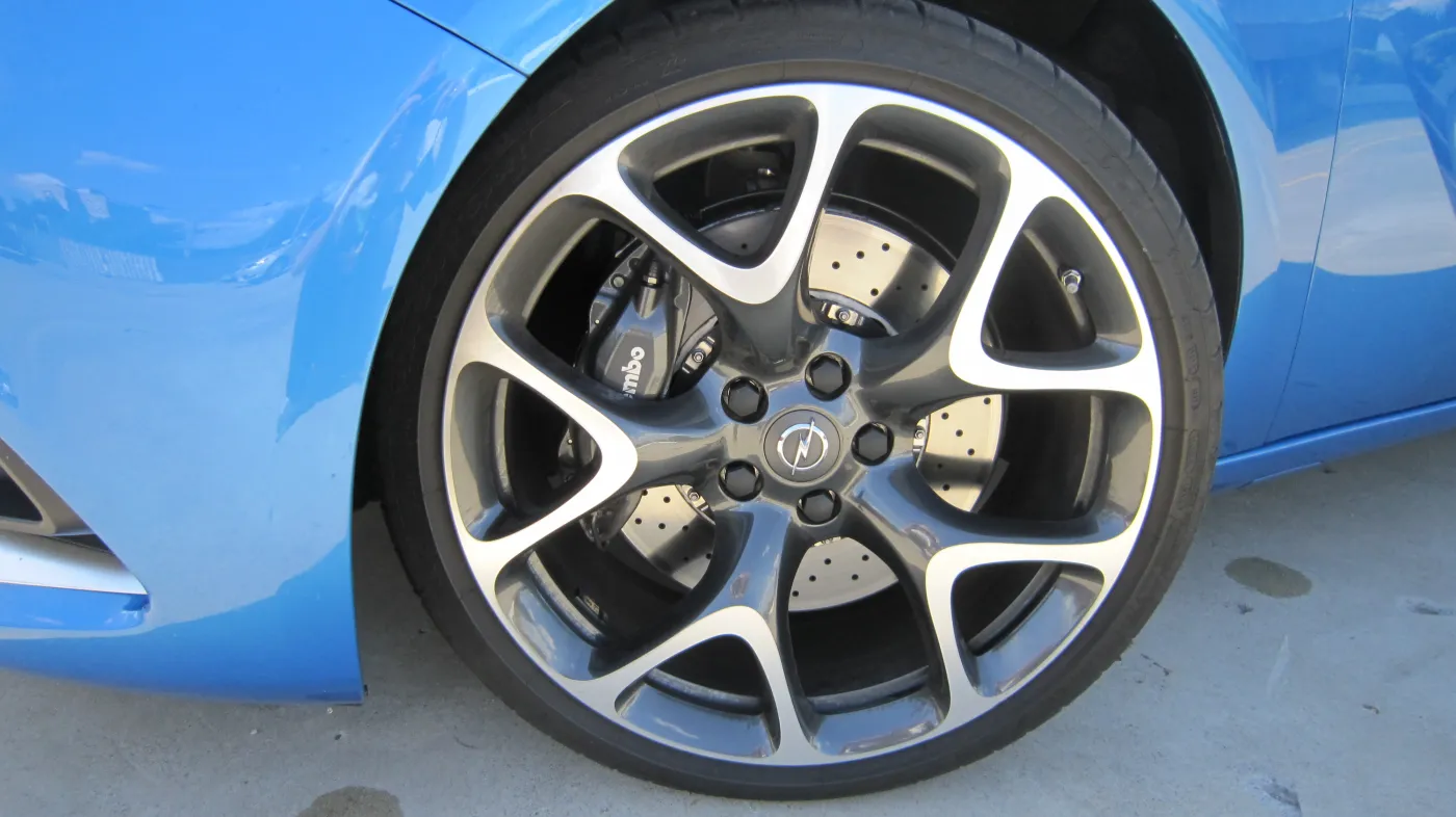 6690488-opel-astra-opc.jpg