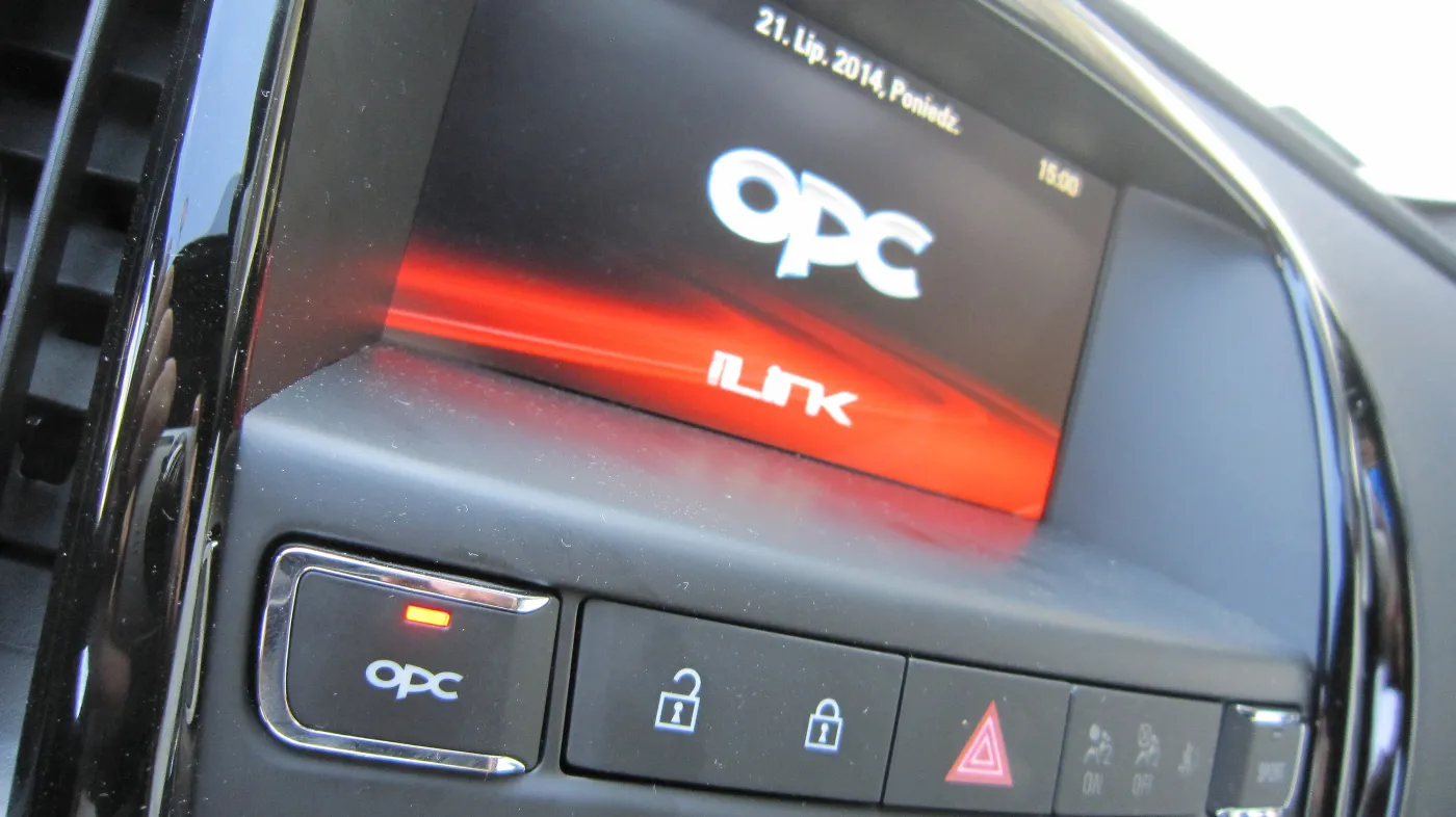 6691042-opel-astra-opc.jpg