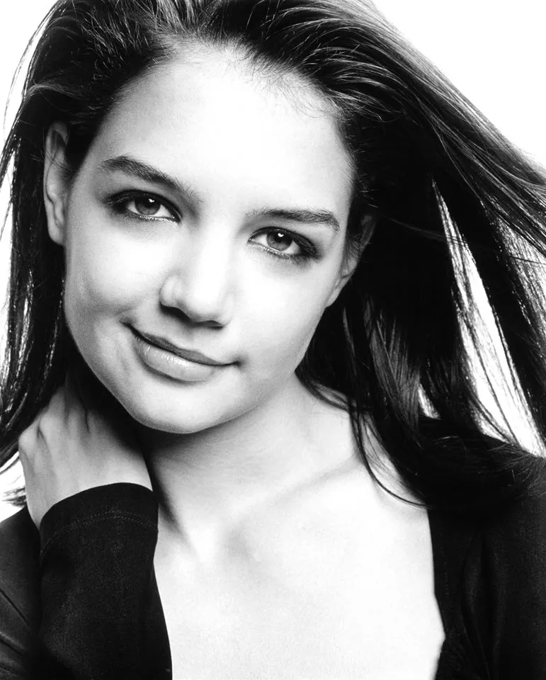 6704395-katie-holmes.jpg