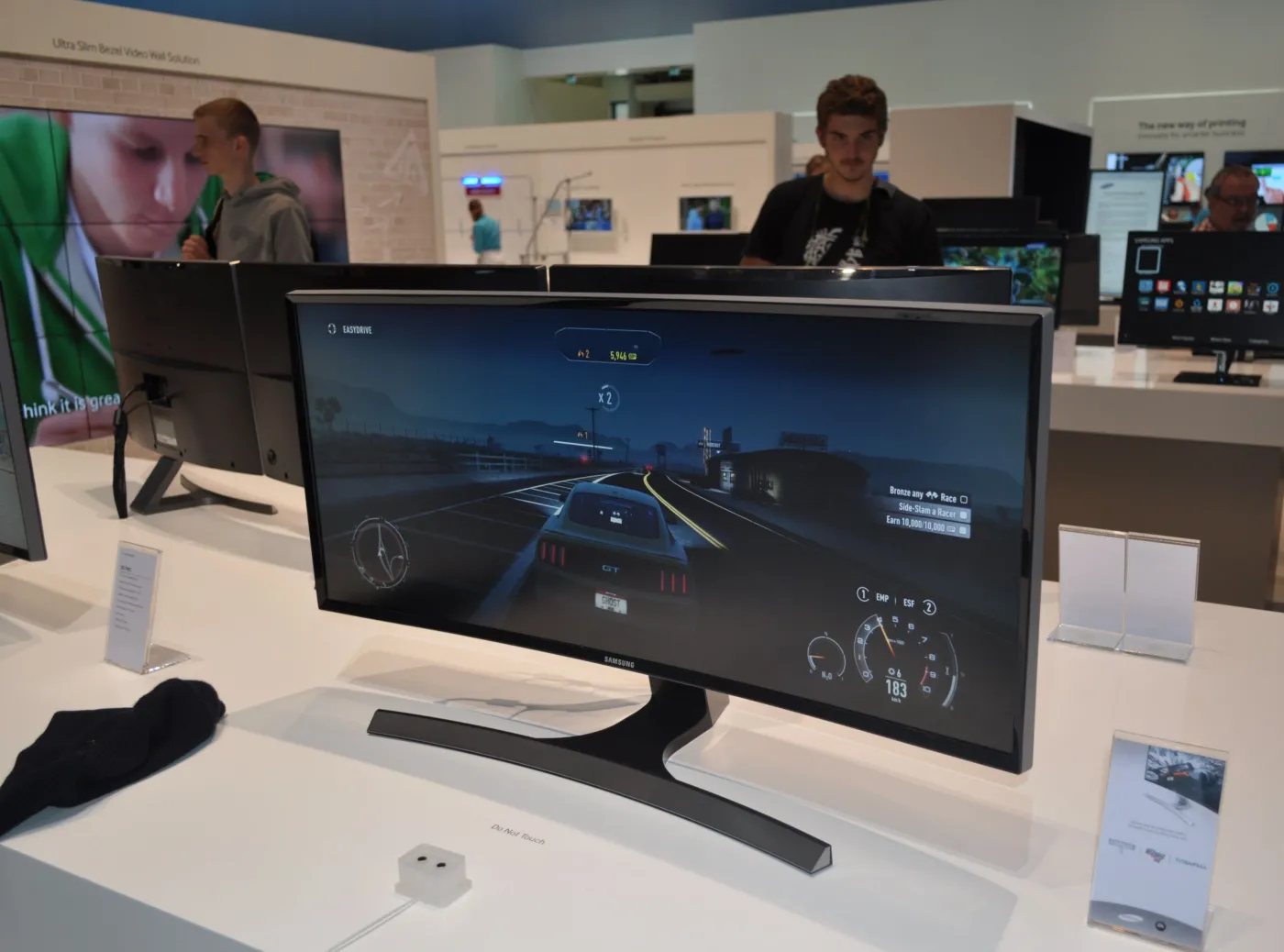 6782405-samsung-21-9.jpg