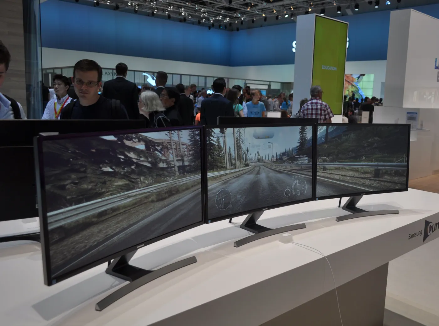 6782492-samsung-21-9.jpg
