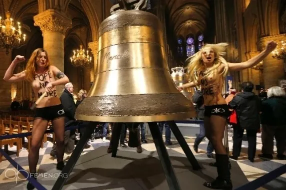 Działaczki Femen niewinne! Nie ukarzą ich za zniszczenia w Notre Dame