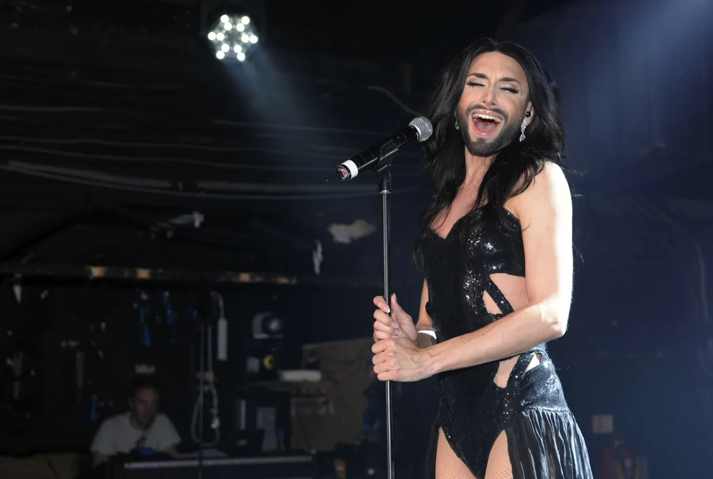 6347503-conchita-wurst.jpg