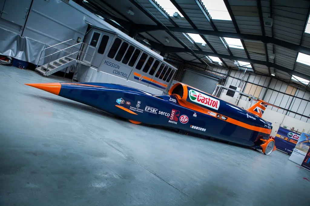 6348261-bloodhound-ssc.jpg