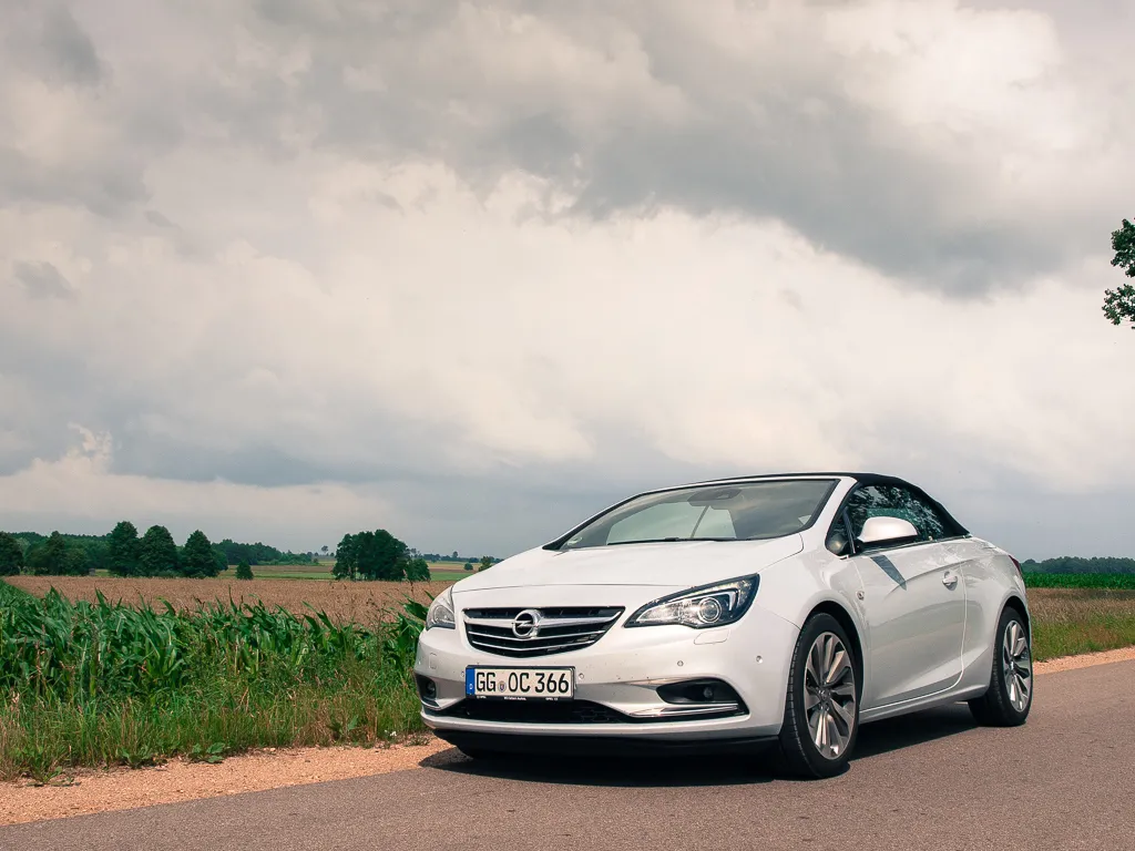 6394981-opel-cascada.jpg
