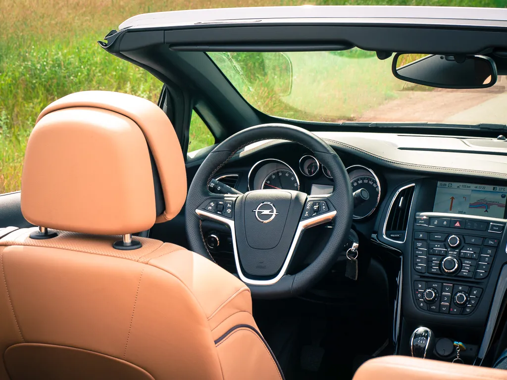 6395414-opel-cascada.jpg