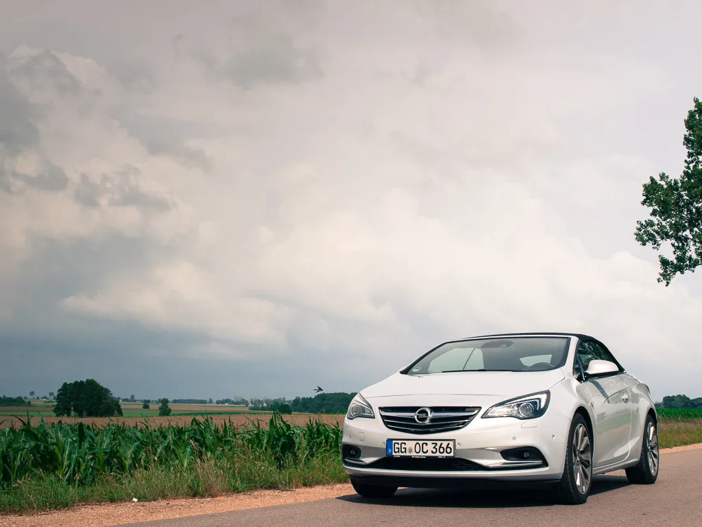 6395617-opel-cascada.jpg