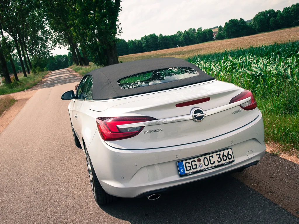 6395068-opel-cascada.jpg