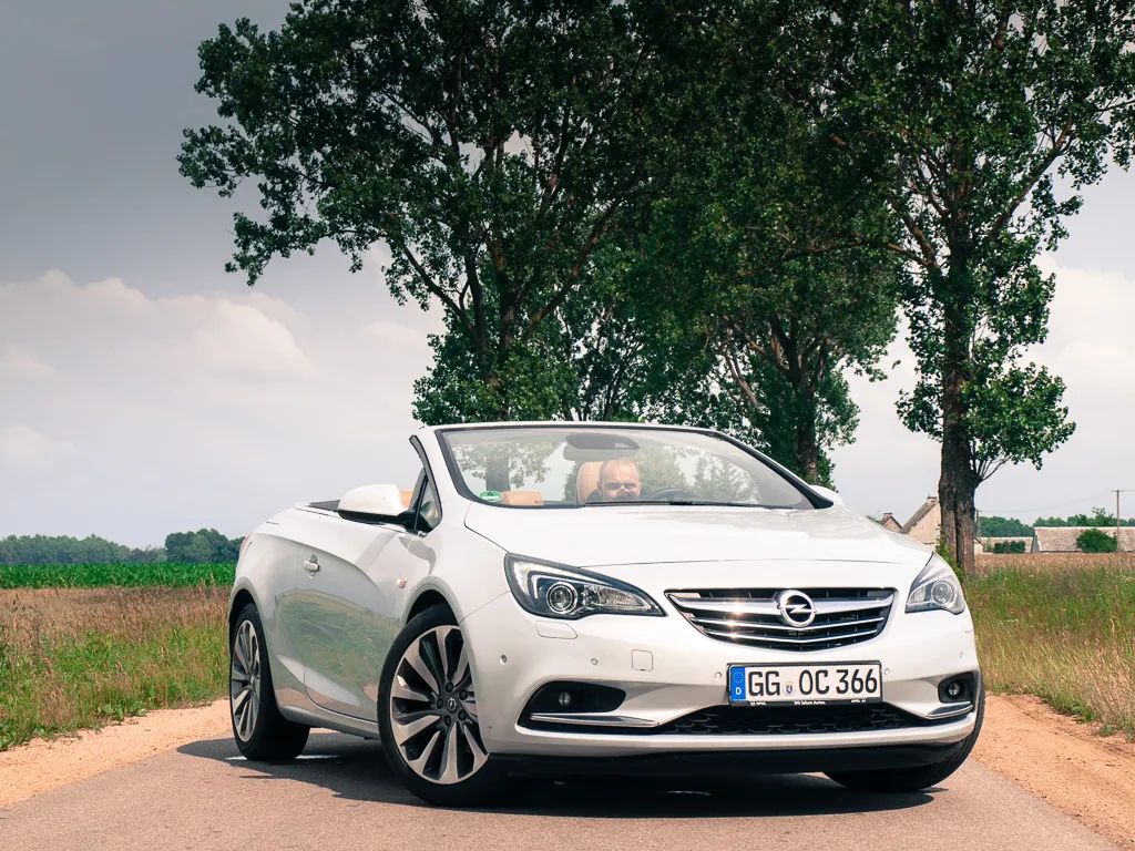6395148-opel-cascada.jpg