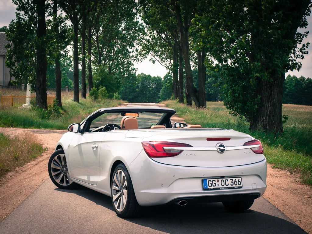 6395259-opel-cascada.jpg
