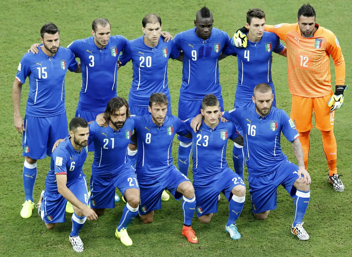 Włoscy piłkarze na mundial zabrali ze sobą nawet... teściowe