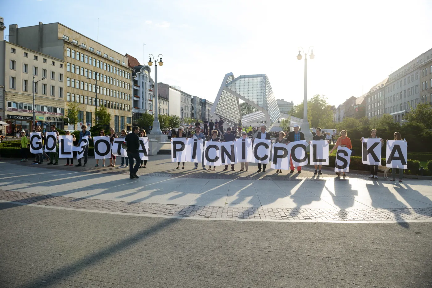 6495454-golgota-picnic.jpg