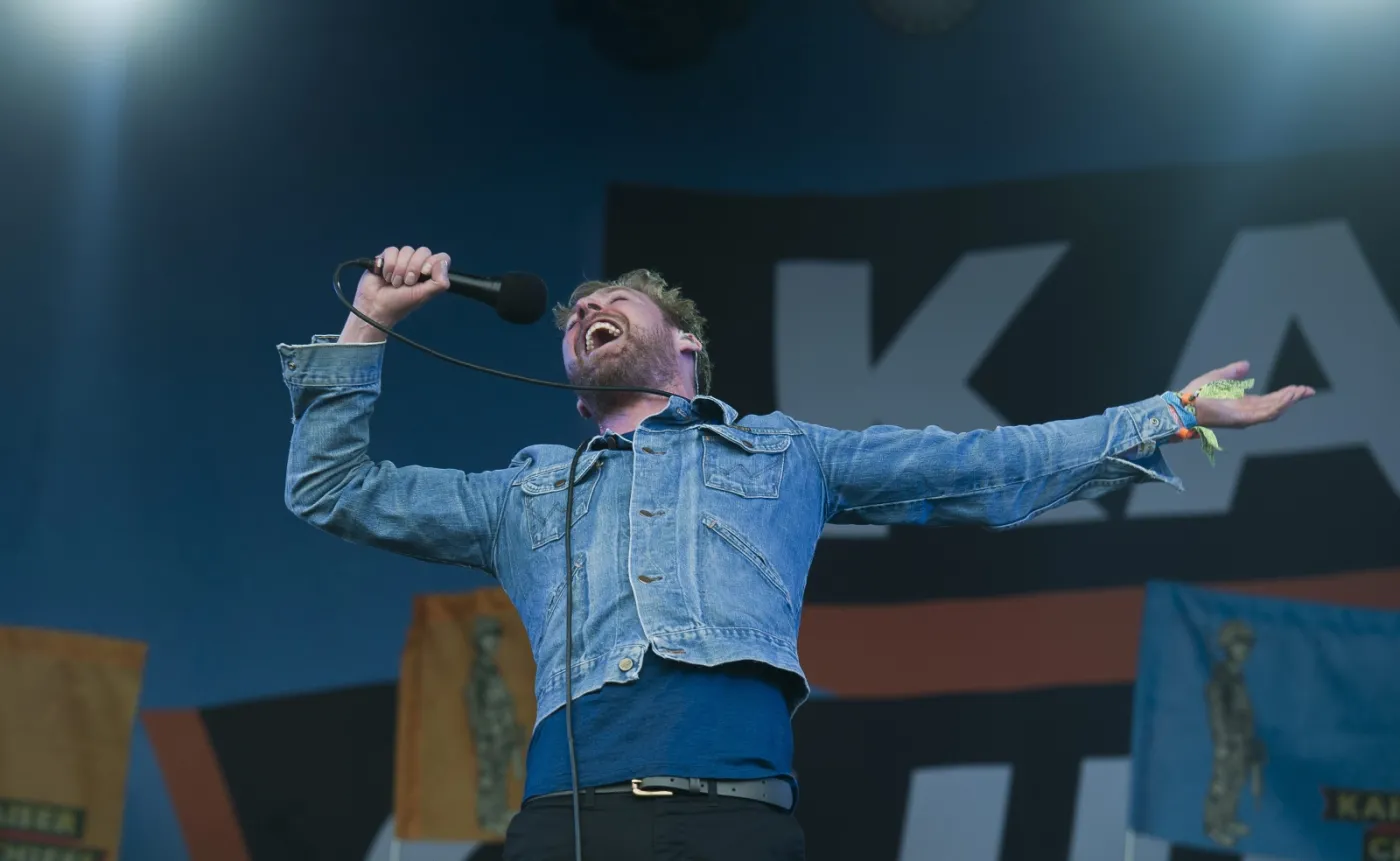 6496498-kaiser-chiefs.jpg