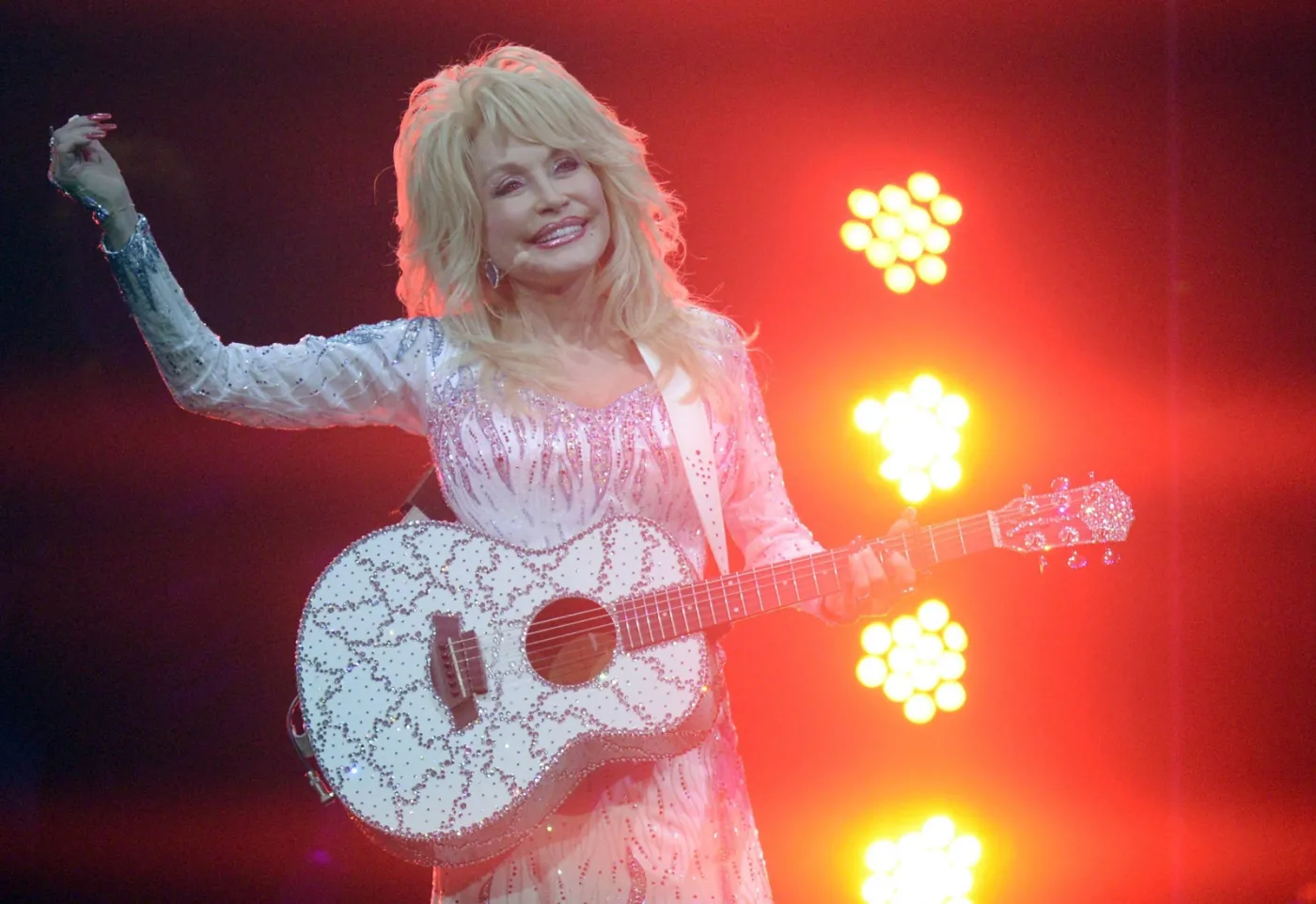 6535948-dolly-parton.jpg