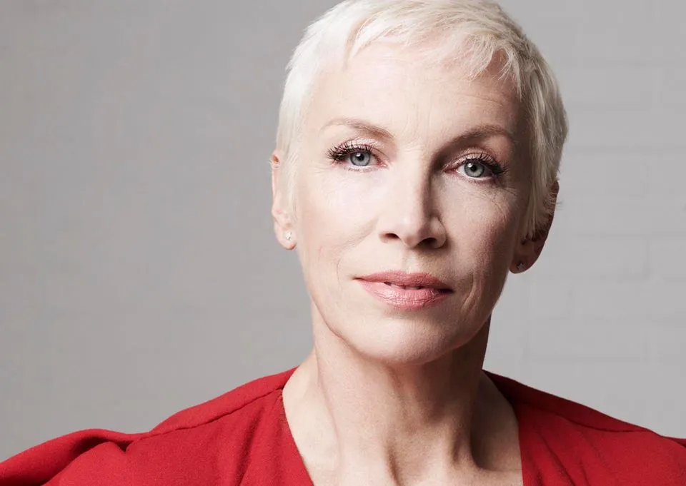 Annie Lennox z nostalgią jest do twarzy