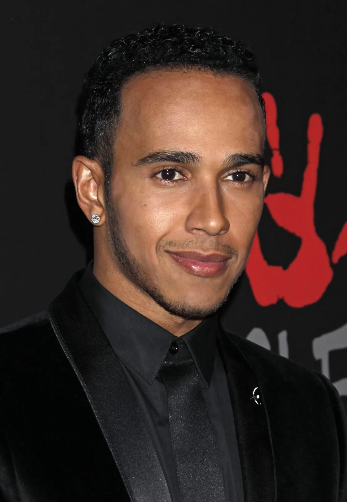 7189266-lewis-hamilton.jpg