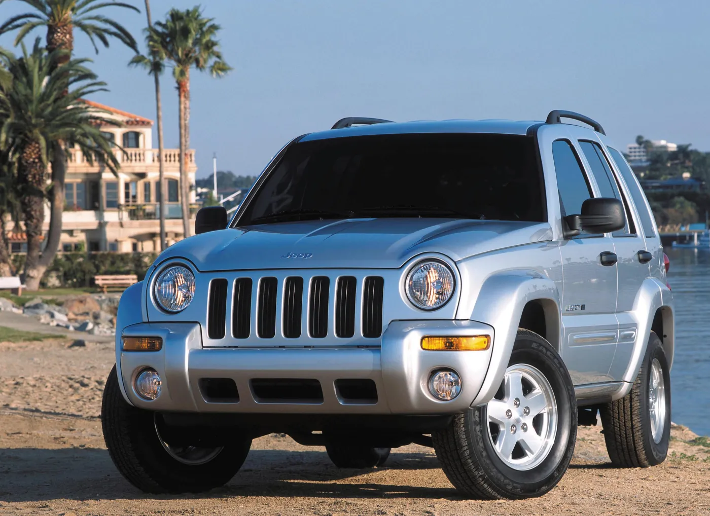 7203897-jeep-liberty.jpg
