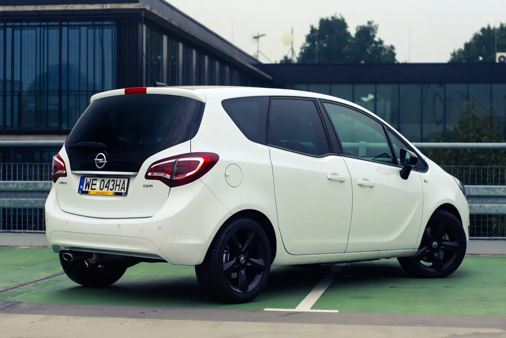 7256972-opel-meriva-1.jpg