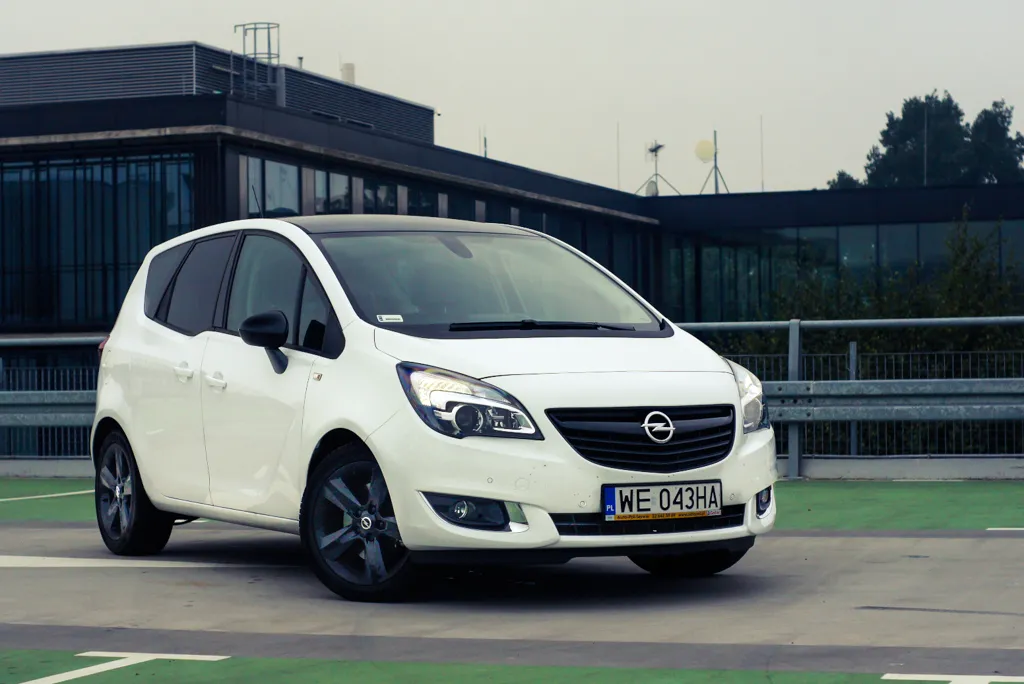 7257059-opel-meriva-1.jpg