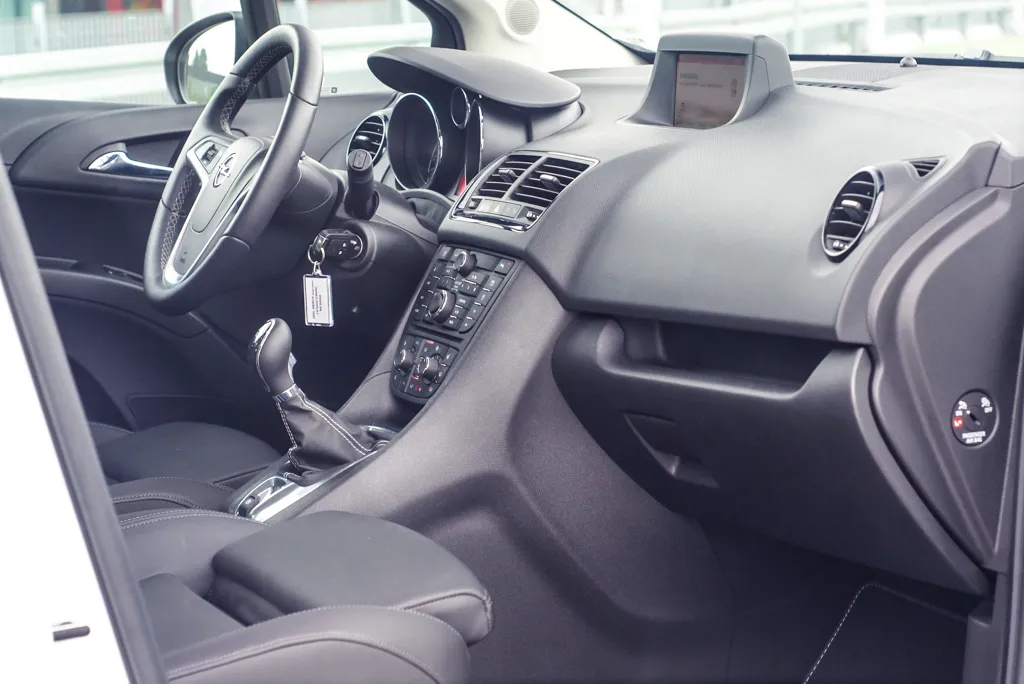 7257088-opel-meriva-1.jpg