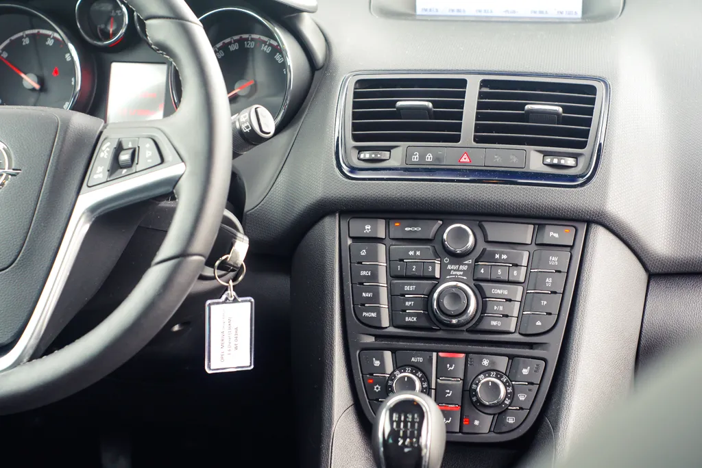 7257117-opel-meriva-1.jpg