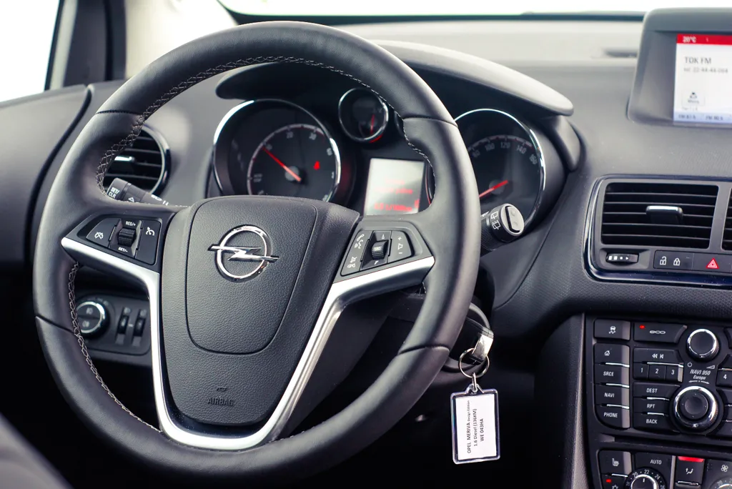 7257146-opel-meriva-1.jpg