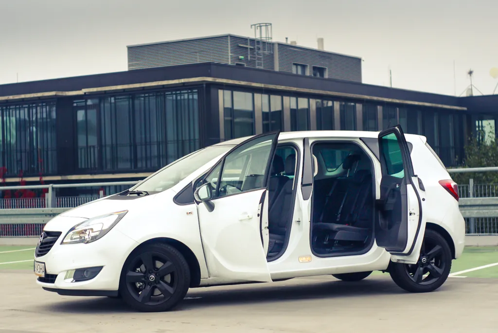 7257200-opel-meriva-1.jpg