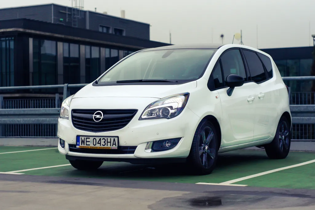 7257287-opel-meriva-1.jpg