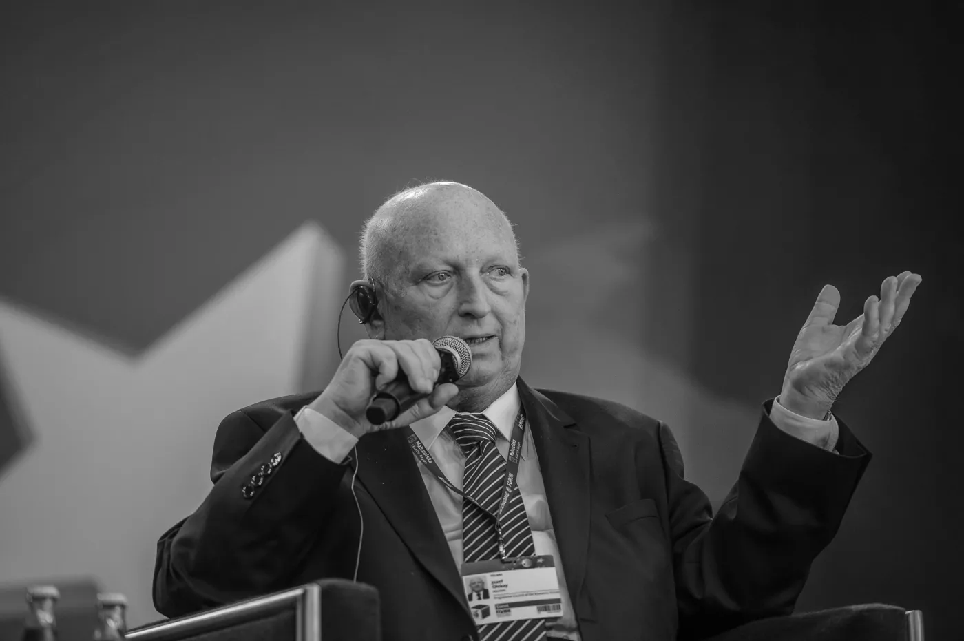 JÓZEF OLEKSY NIE ŻYJE. Były premier przegrał walkę z chorobą