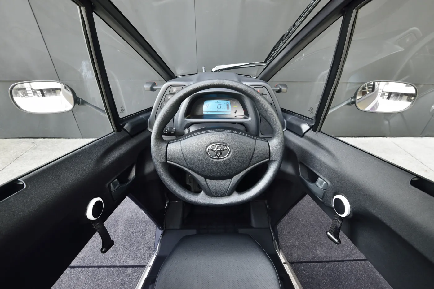 6845732-toyota-i-road.jpg