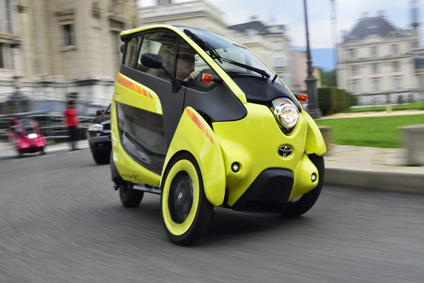 6845932-toyota-i-road.jpg