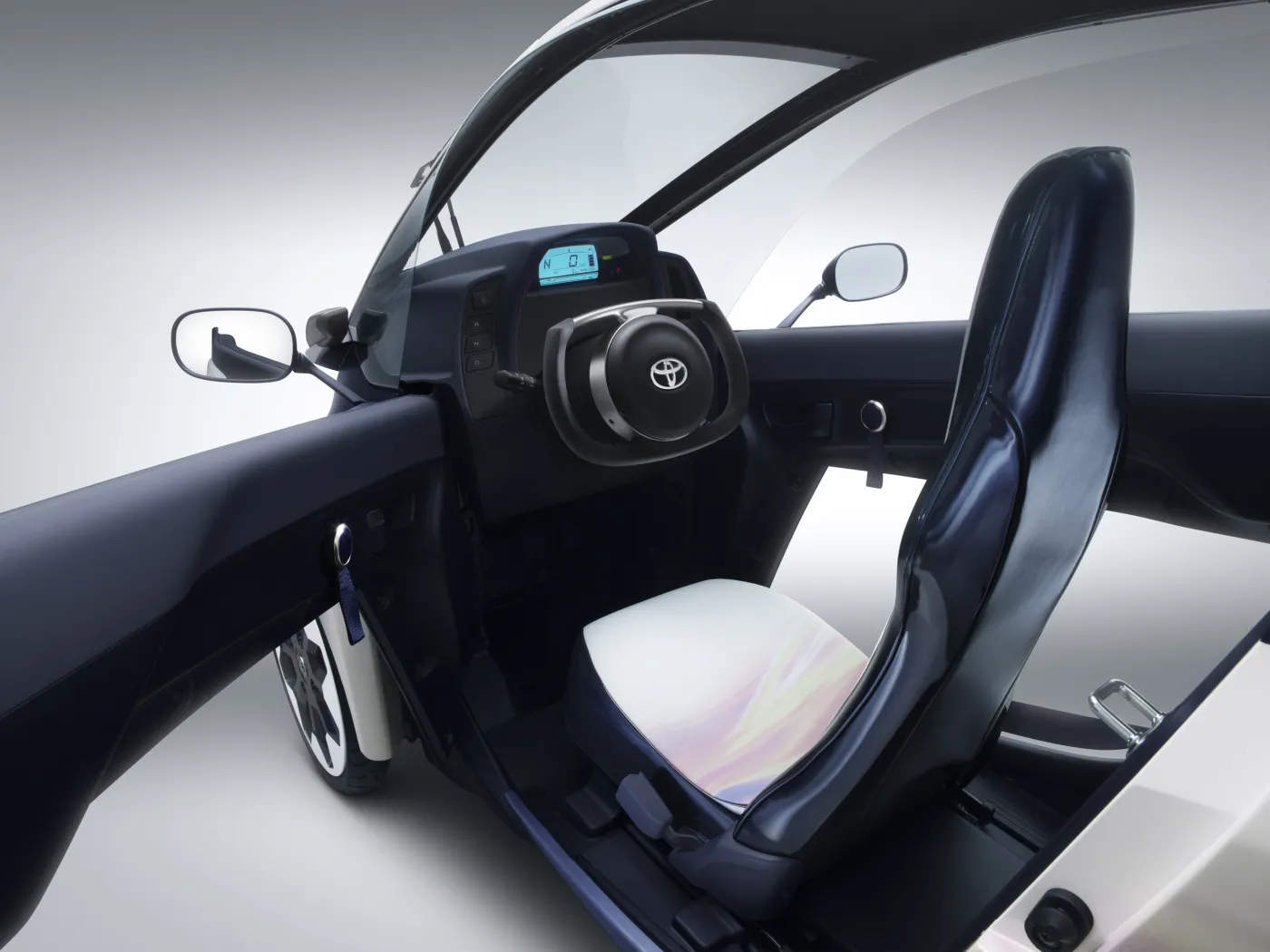 6846135-toyota-i-road.jpg