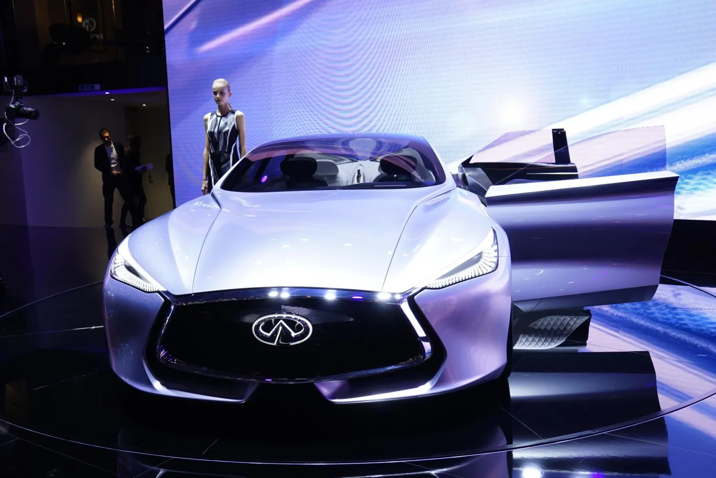 6892163-infiniti-q80.jpg