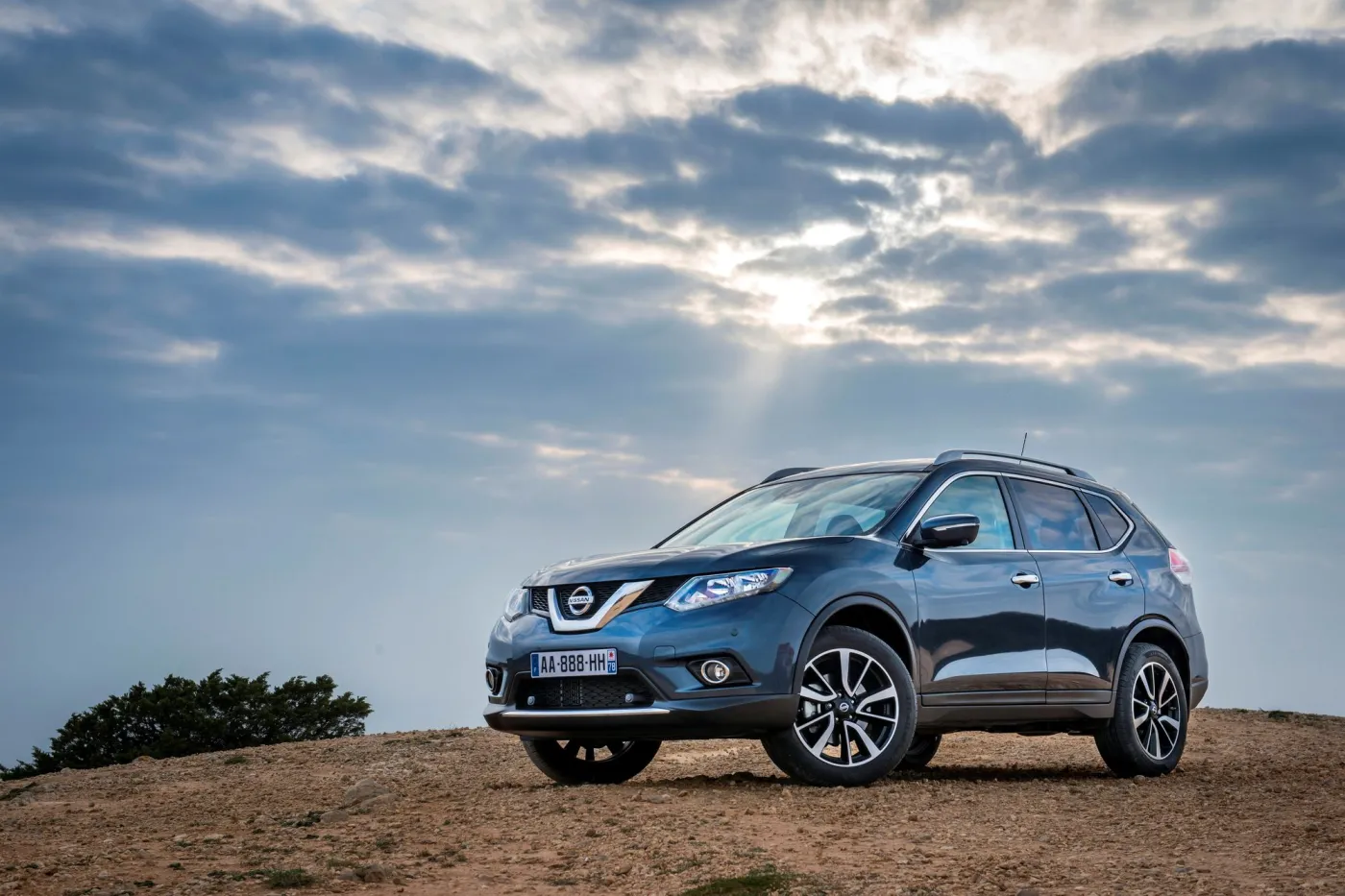 6262810-nissan-x-trail.jpg