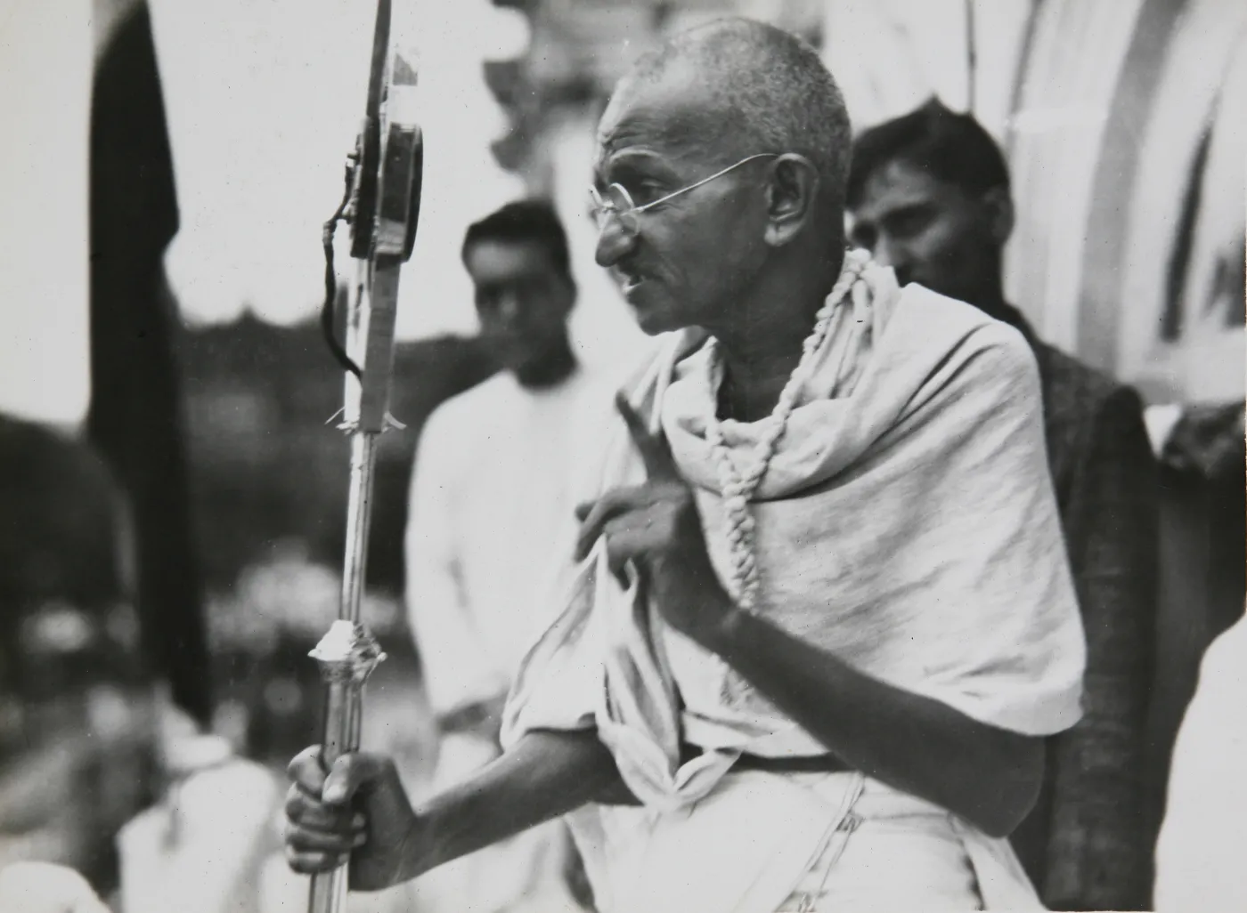6918516-mahatma-gandhi.jpg