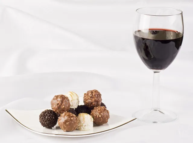 Wino, czekolada i orzechy wzmocnią... kości!