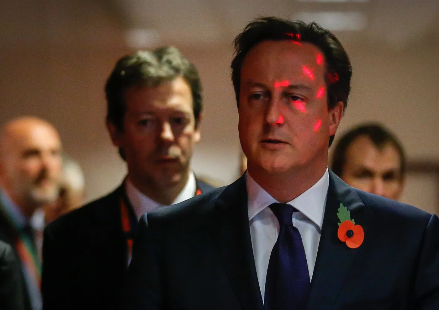 Cameron wali pięścią w stół. "Ktoś oberwał gazrurką w stołowym"