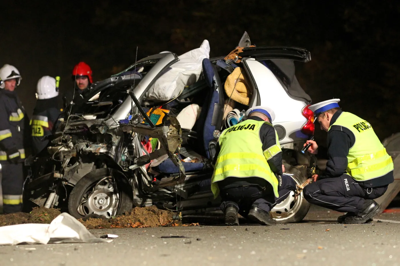Tragedia po policyjnym pościgu w Rekowie Dolnym. Dramatyczne ZDJĘCIA