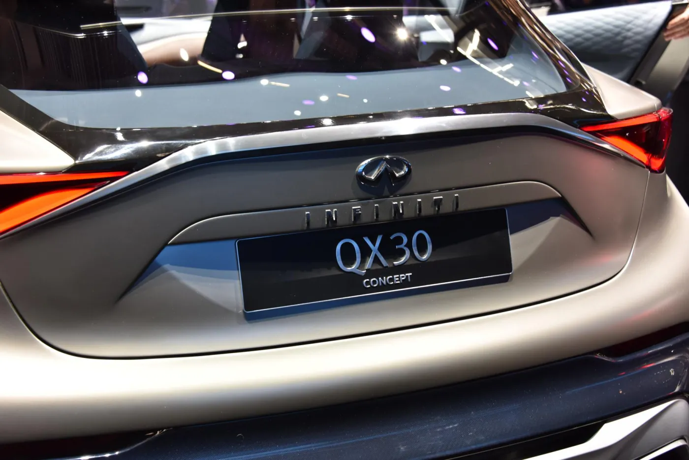 7528324-infiniti-qx30.jpg