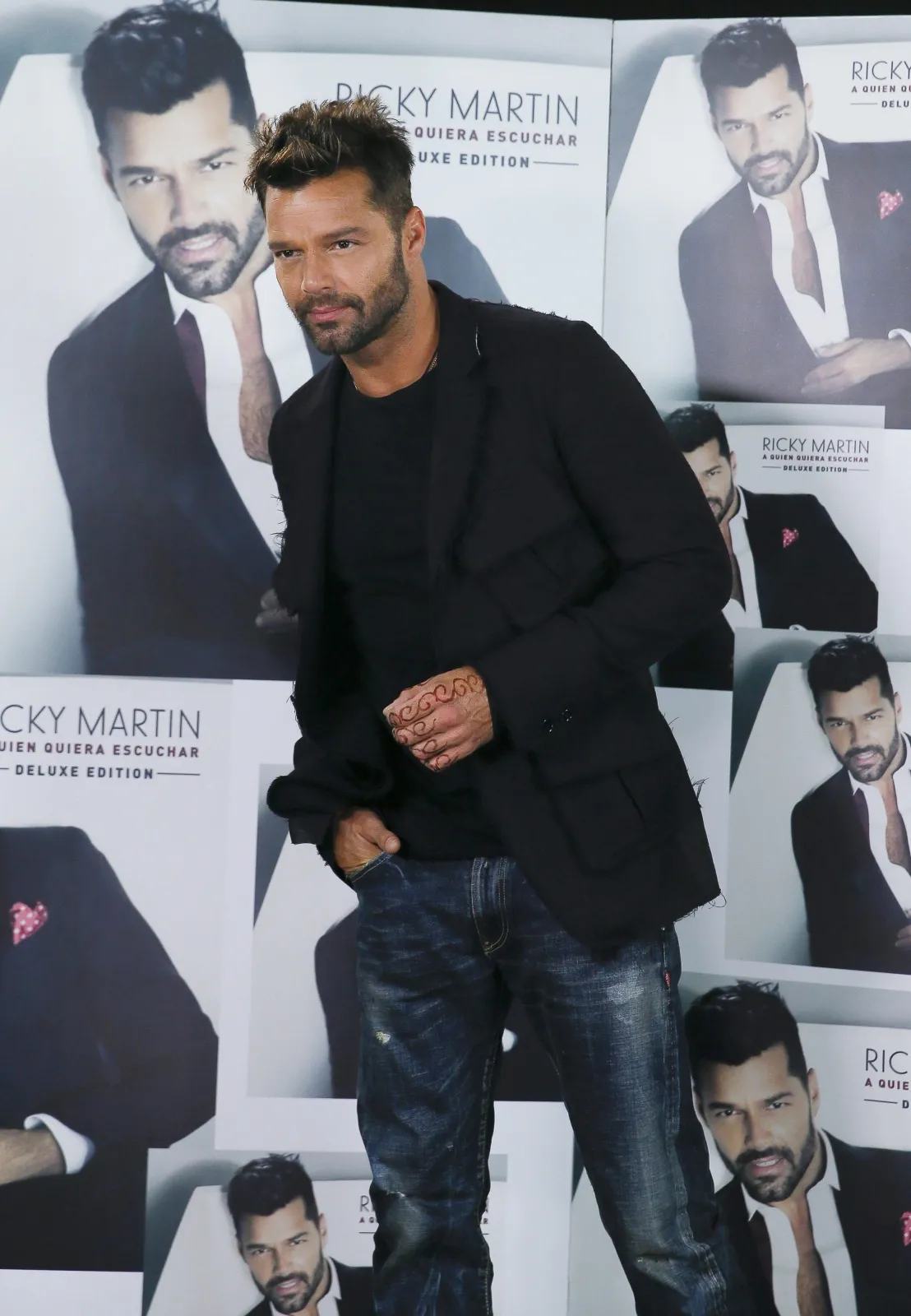 7529861-ricky-martin.jpg